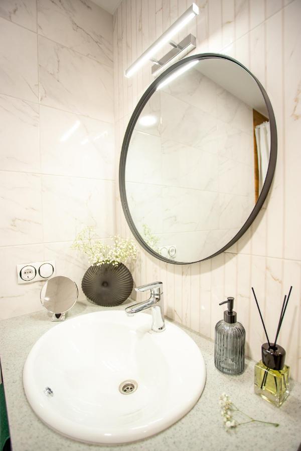 Luxury Apartment With 2 Bedrooms In The City Center Nikolayev Luaran gambar